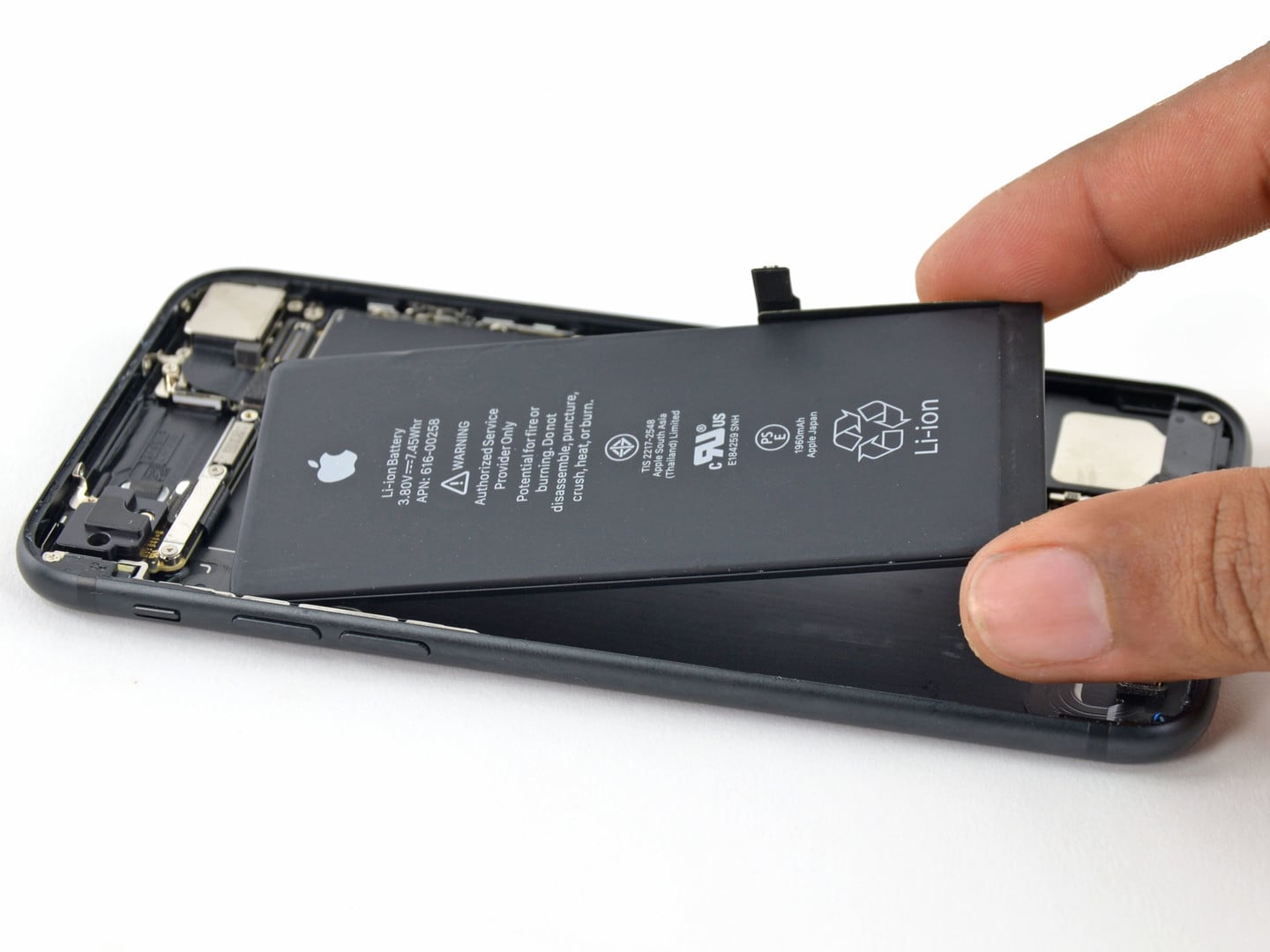 iPhone Servis 065/80-30-386 3 zamena baterije iphone 6
