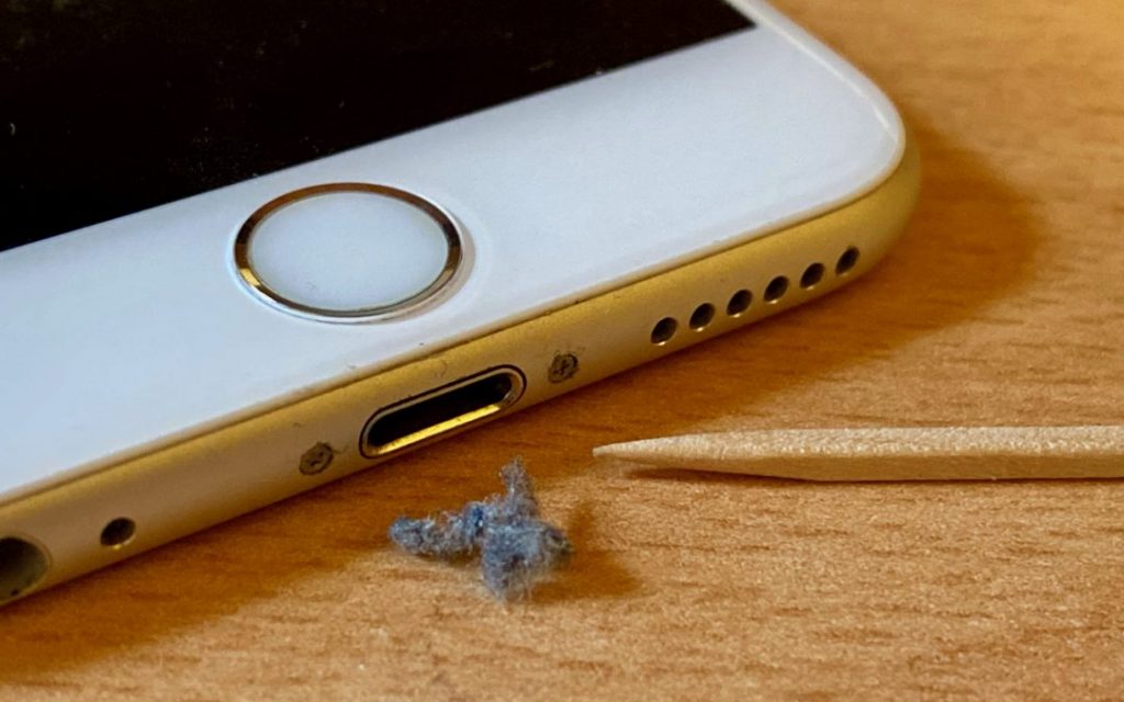 Zamena konektora za punjenje Iphone 4 zamena konektora za punjenje